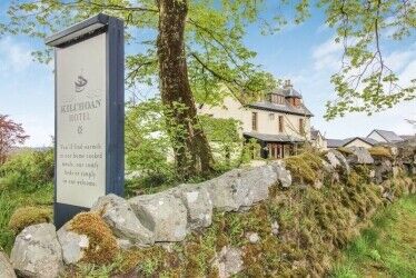 Profitable and Attractive 7-Bedroom Hotel in a Wonderful Trading Location Photo 1