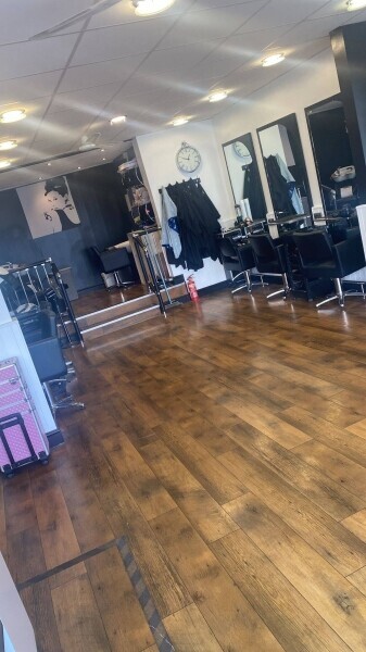 Long Established, Profitable Salon for Sale - Staff Managed Photo 1