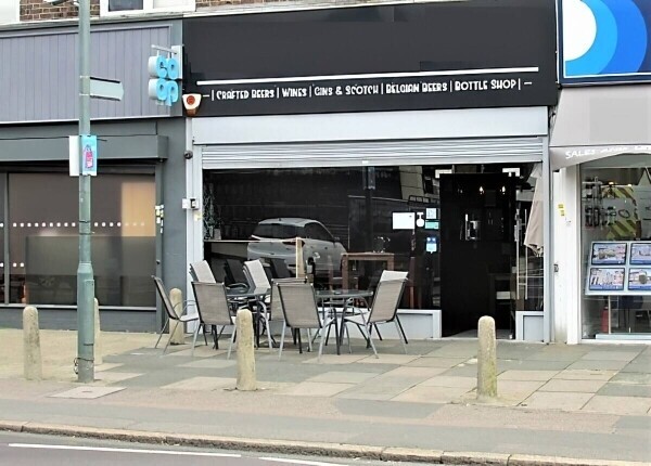 CHARMING LEASEHOLD MICROPUB Photo 1