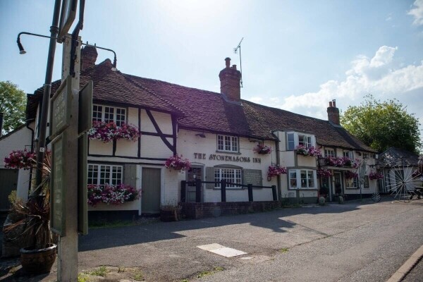 WEST SUSSEX - CHARMING PUB WITH LETTING ROOMS Photo 1