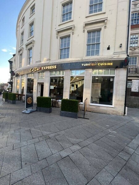 Restaurant and Coffee bar for sale with Very large upstairs and downstairs space Photo 1
