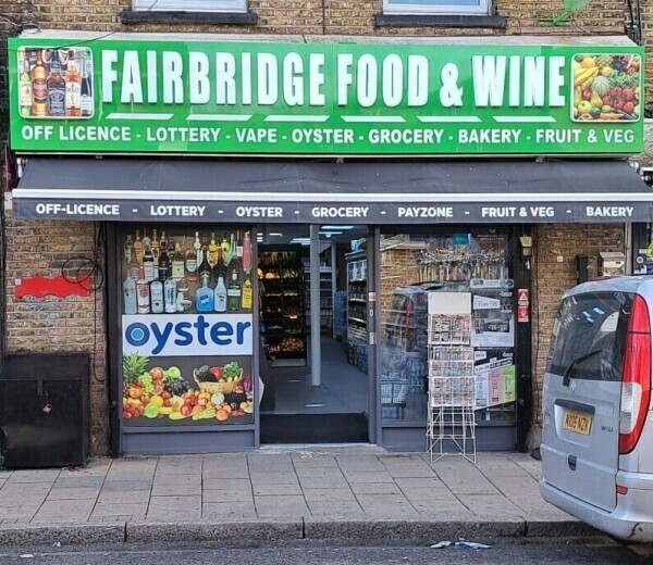 Off licence London big shop tobacco wines spirit Goldmine Photo 1