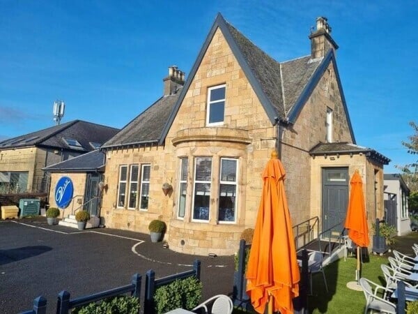 Stunning and recently refurbished (£250k spend) Restaurant & Bar Opportunity in Newton Mearns Photo 1