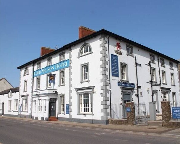 LORD NELSON HOTEL, MILFORD HAVEN, PEMBROKESHIRE : FOR SALE BY PUBLIC AUCTION (UNLESS PREV SOLD) Photo 1