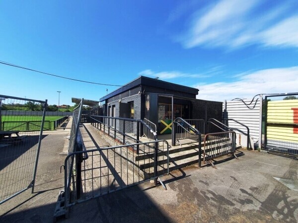 TAKEAWAY CAFÉ  WITHIN SOUTH LONDON FOOTBALL GROUND Photo 1