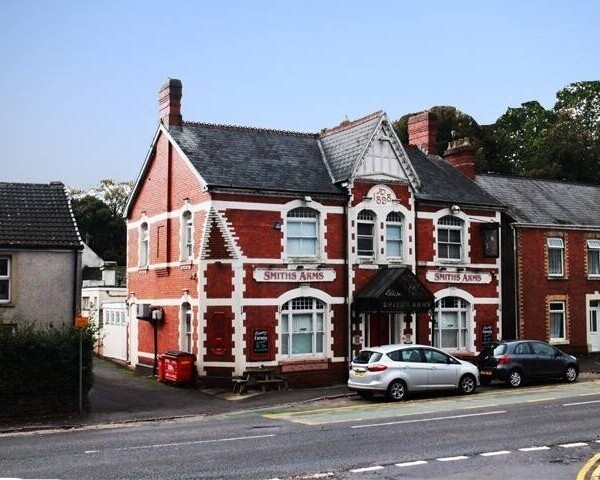 WEST GLAMORGAN - SURBURBAN PUBLIC HOUSE Photo 1