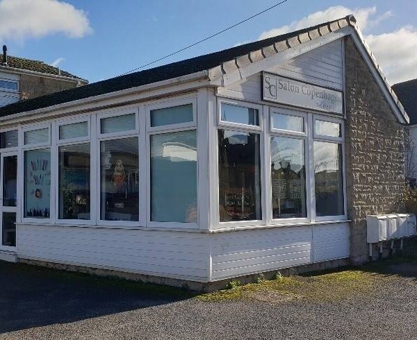 TRADING 23+ YEARS - WELL-PRESENTED UNISEX HAIR SALON located in pleasant west Oxfordshire village Photo 1