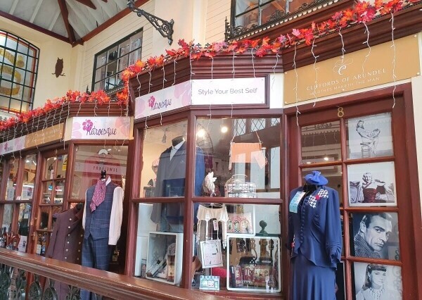 Leasehold Clothing & Accessories Business In Arundel West Sussex Photo 2