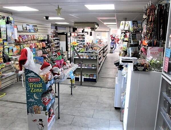 LEASEHOLD  NEWS/CON/TOB/CARDS/OFF LICENCE Photo 1