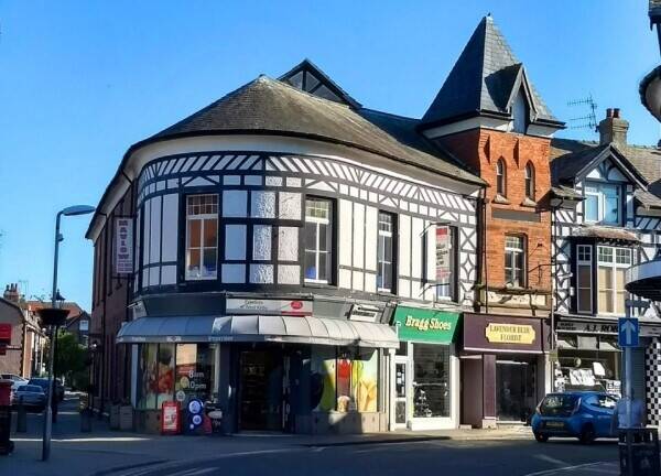 WIRRAL POST OFFICE BUSINESS WITH LICENCED CONVENIENCE STORE, GREETING CARDS & STATIONERY £75,000 SAV Photo 1