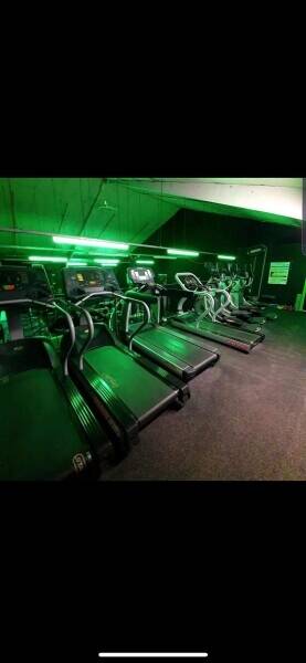 Bodybuilding gym for sale Leicestershire Photo 1