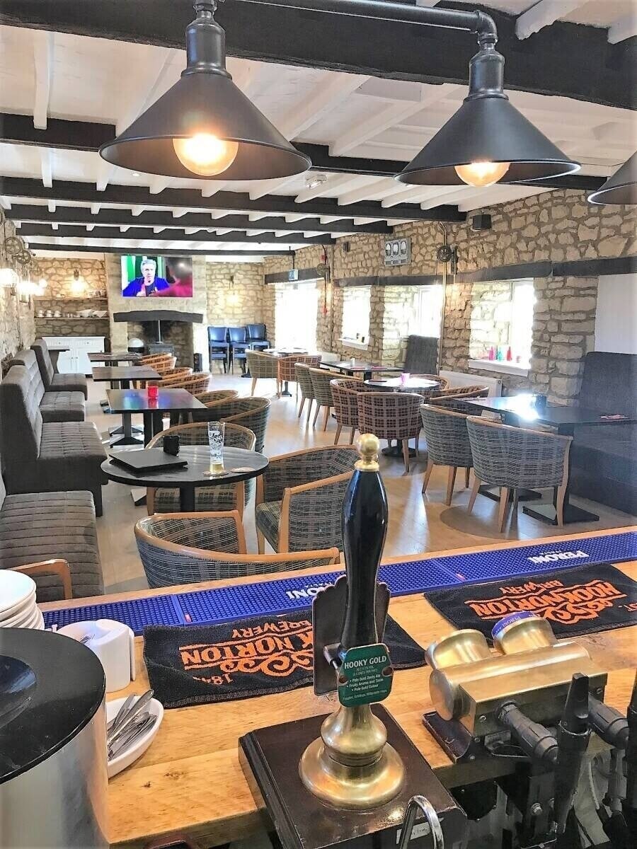 Public house (Full Trading) with Courtyard & Letting rooms for sale Photo 1