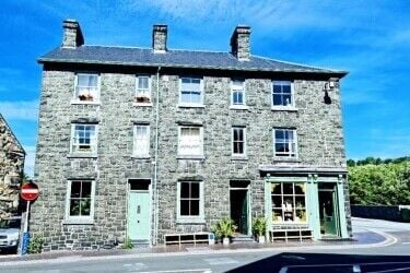 Established Cocktail Bar - Dolgellau Photo 1