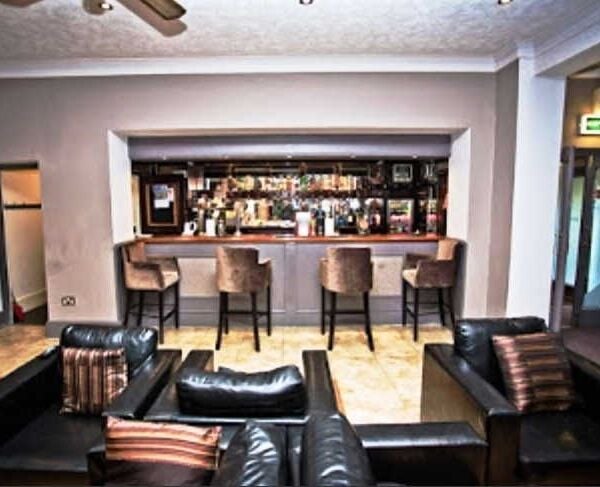 10 Room Hotel With Bar, Restaurant And Events Lounge for Sale 10 Room Hotel With Bar, Restaurant And Events Lounge for Sale