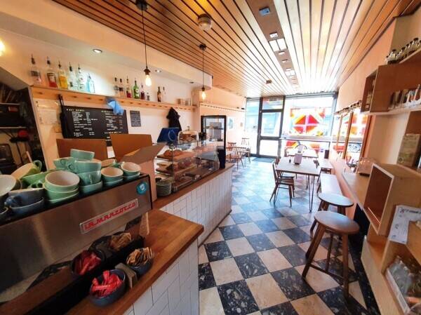 DAYTIME CAFÉ & COFFEE SHOP WITH A3 & ALCOHOL LICENCE Photo 1