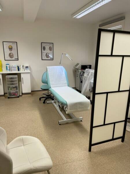 Laser and Aesthetic clinic for sale, Isle of Wight Photo 2