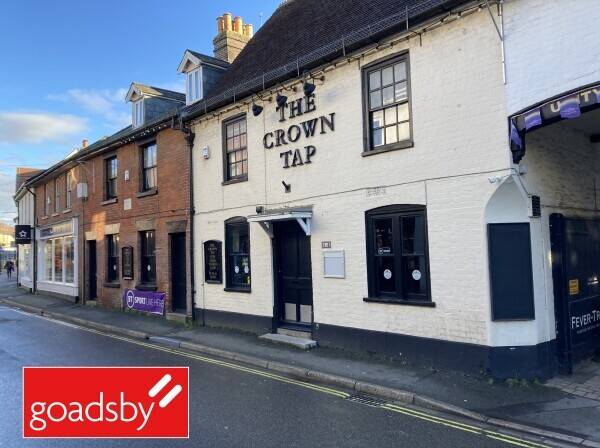 Freehouse & Owners-Flat - 16-Years in Current Ownership Photo 1