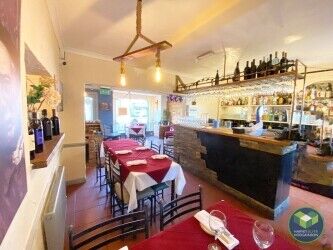 RESTAURANT : POYNTON : Photo 1