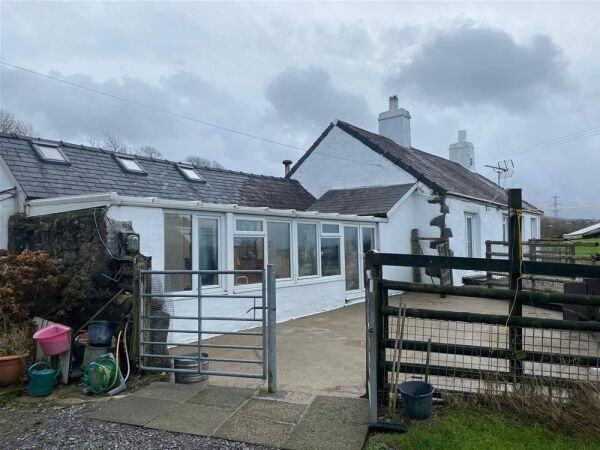 Under Offer: Recently Closed Licensed Boarding Kennels - Gwynedd Photo 1