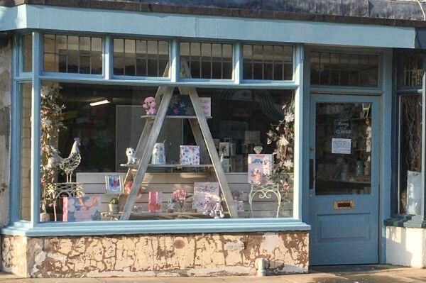 New Price! Card & Gift Shop (Leasehold) Photo 1