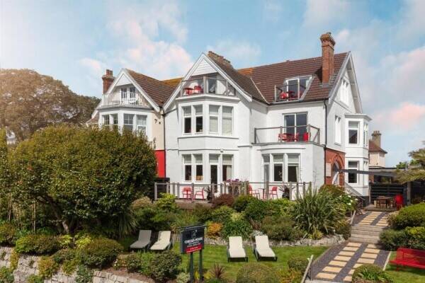 WELL, ESTABLISHED AWARD-WINNING BOUTIQUE BED AND BREAKFAST Photo 1