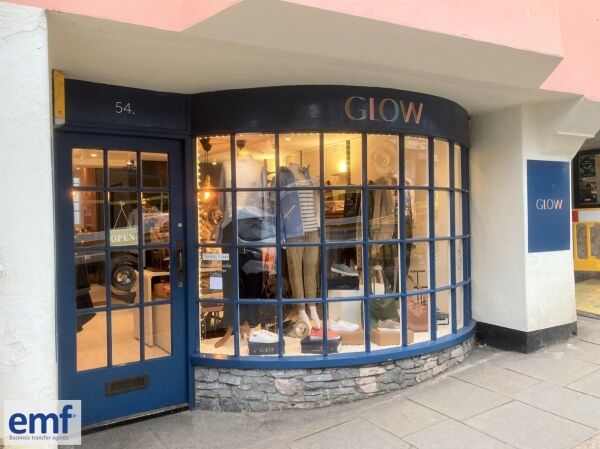 LADIES FASHION BOUTIQUE Photo 1