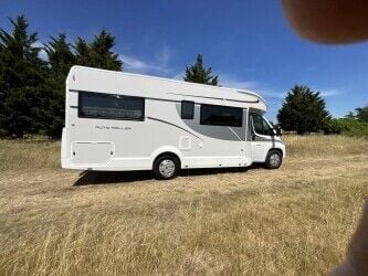 Motorhome hire easy to run from home, heavily booked for the season Motorhome hire easy to run from home, heavily booked for the season