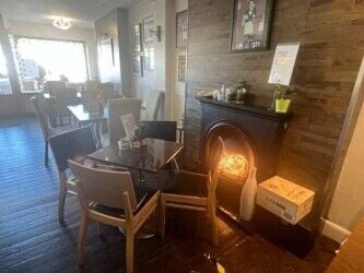 Stunning 45 Cover Class 3 Hot Food Café in Excellent Condition Alcohol Licence in Great Location