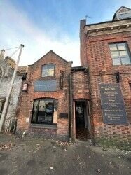 Coffee House In Tamworth for sale 