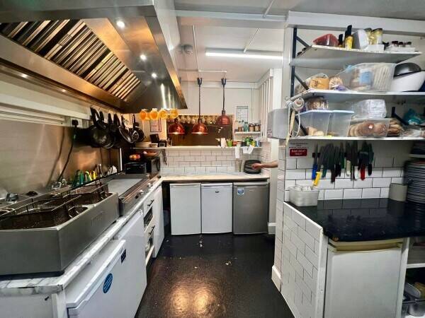 EXCEPTIONAL CAFÉ  IN BUSY AFFLUENT VILLAGE LOCATION  RUSTINGTON, WEST SUSSEX Photo 1