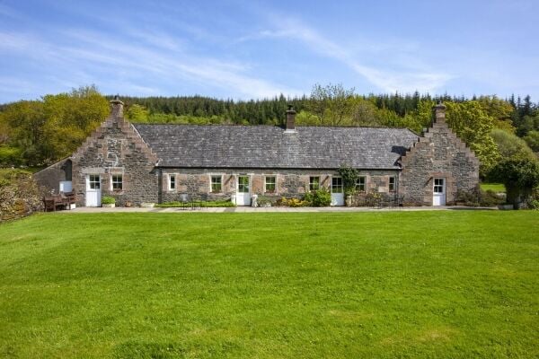 6 Self-Catering Properties with Potential for Further Development 6 Self-Catering Properties with Potential for Further Development