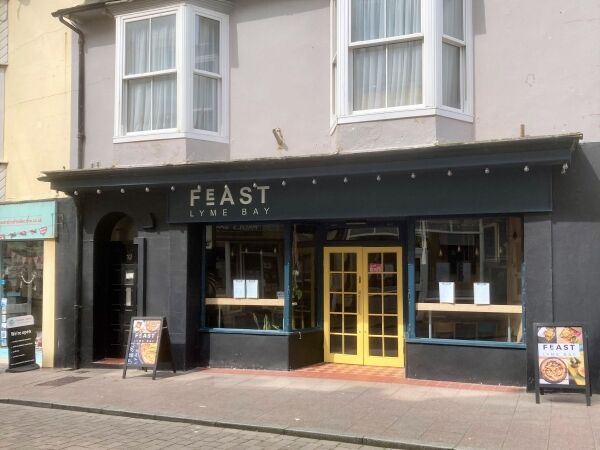 LICENSED PIZZA RESTAURANT/TAKEAWAY Photo 1