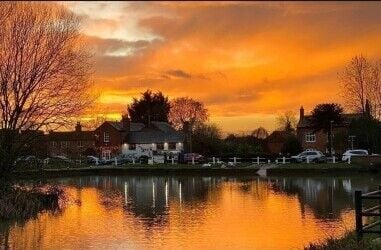Modern, traditional free house in Nottinghamshire for sale