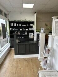 Beautiful fully furnished beauty salon Beautiful fully furnished beauty salon