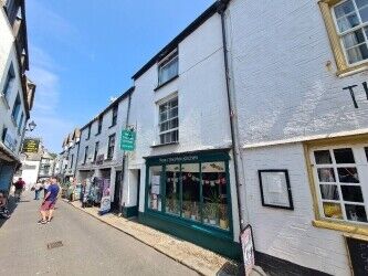 Popular Cornish Coastal Town Centre Restaurant With Spacious Owner's Apartment Photo 1