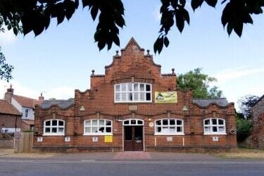 YHA WELLS-NEXT-THE-SEA –  8 BEDROOM DETACHED YOUTH HOSTEL WITH CAR PARK Photo 1