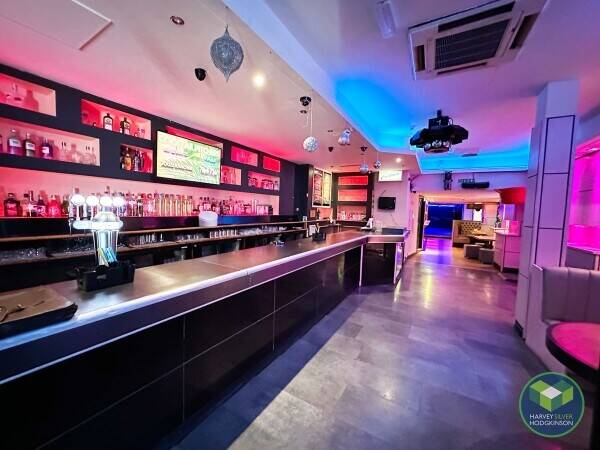 BAR/CLUB : BUXTON : Photo 1