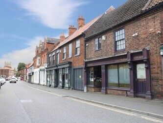 LINCOLNSHIRE - RECENTLY RENOVATED 2 STOREY TOWN CENTRE RESTAURANT Photo 1