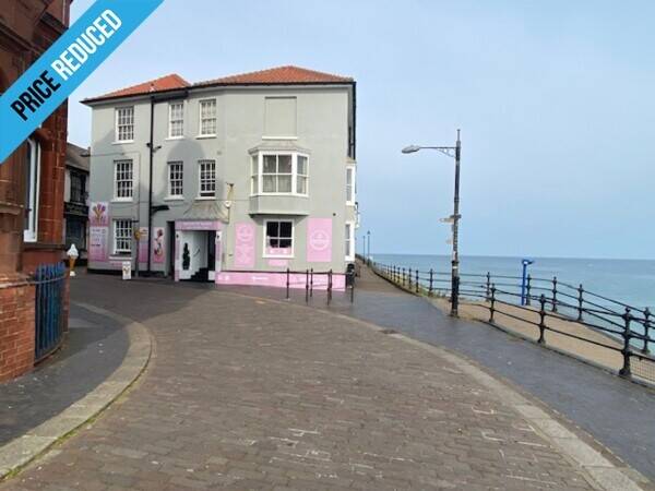 Substantially reduced for a quick sale. A rare opportunity to acquire a well-established bar and res Photo 1