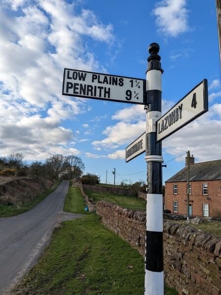 SPECIALIST RESTORATION AND MAINTENANCE OF HISTORIC / TRADITIONAL ROAD SIGNAGE