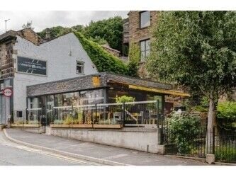 Highly rated cafe for sale Photo 1