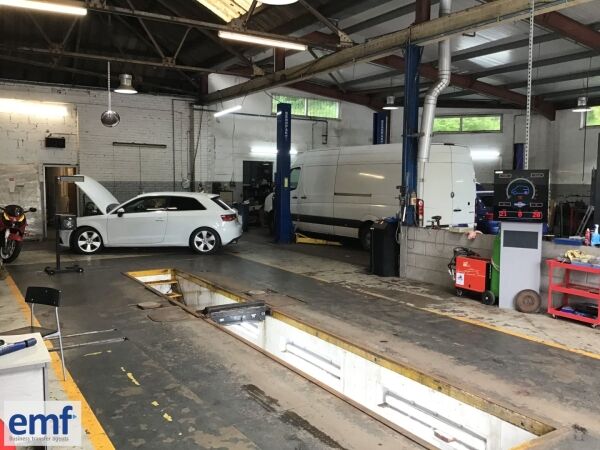 SPACIOUS GARAGE/MOT CENTRE, SWANSEA VALLEY Photo 1