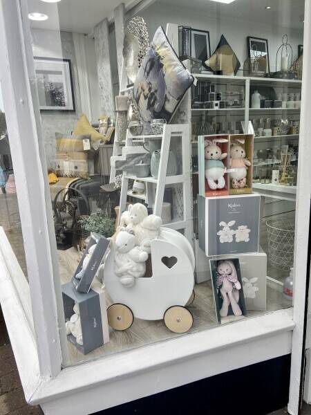 Great opportunity to invest in a beautiful home/ gift shop in the affluent area of Bearsden, Glasgow.