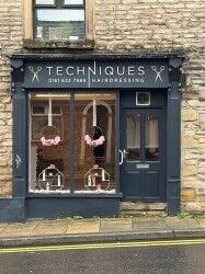 Established leasehold Hair/Beauty/Nail for sales in Lees, Oldham - Prime High street location Established leasehold Hair/Beauty/Nail for sales in Lees, Oldham - Prime High street location