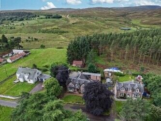 An attractive Victorian Guest House with refurbished owner’s accommodation (ref 1596)