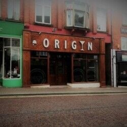 GIN BAR WITH LIVE MUSIC AND DJS Photo 1