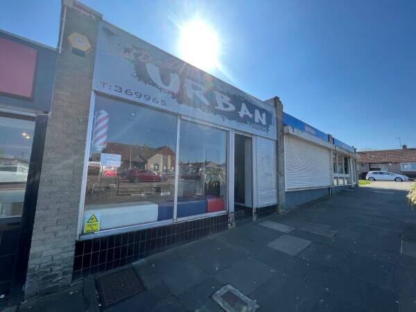Vacant Class 1 unit on popular retail parade in Kirkcaldy (ref 1459) Photo 1