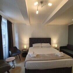 Central London Hotel for Sale  Photo 1