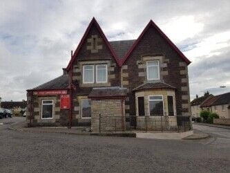 A superb and neatly presented community pub with great owners’ accommodation. (ref 1600) A superb and neatly presented community pub with great owners’ accommodation. (ref 1600)