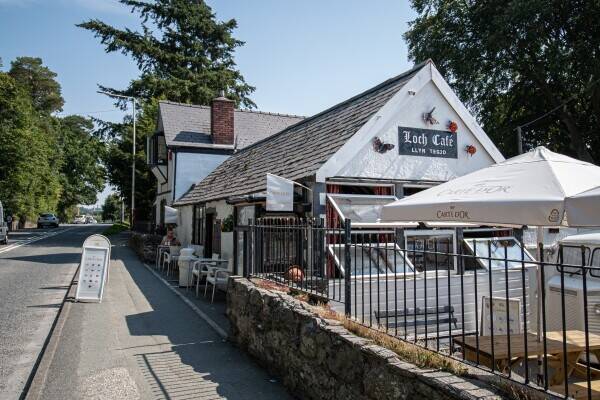 EXCEPTIONAL FREEHOLD BUSINESS OPPORTUNITY ON THE SHORES OF BALA LAKE, SNOWDONIA, NORTH WALES